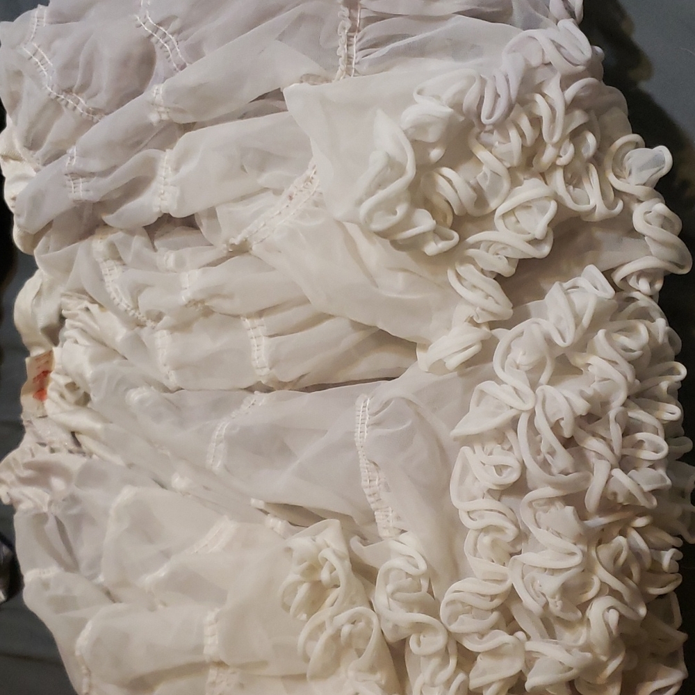 Vintage crinoline 100 nylon dance, petticoat - Picture 6 of 6